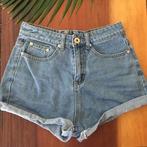 Super cute high waisted shorts